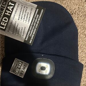 NWT Roughneck Rechargeable LED Hat Navy Blue Beanie Winter USB Port Charge Knit